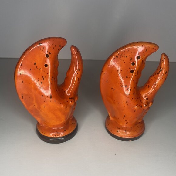 Vintage Japan Ceramic Lobster Claw Pair Salt & Pepper Shakers - Picture 9 of 9